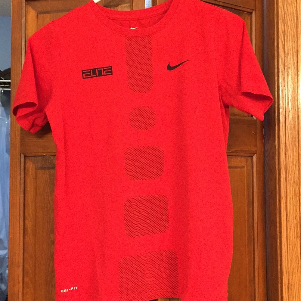 Boys Nike tee